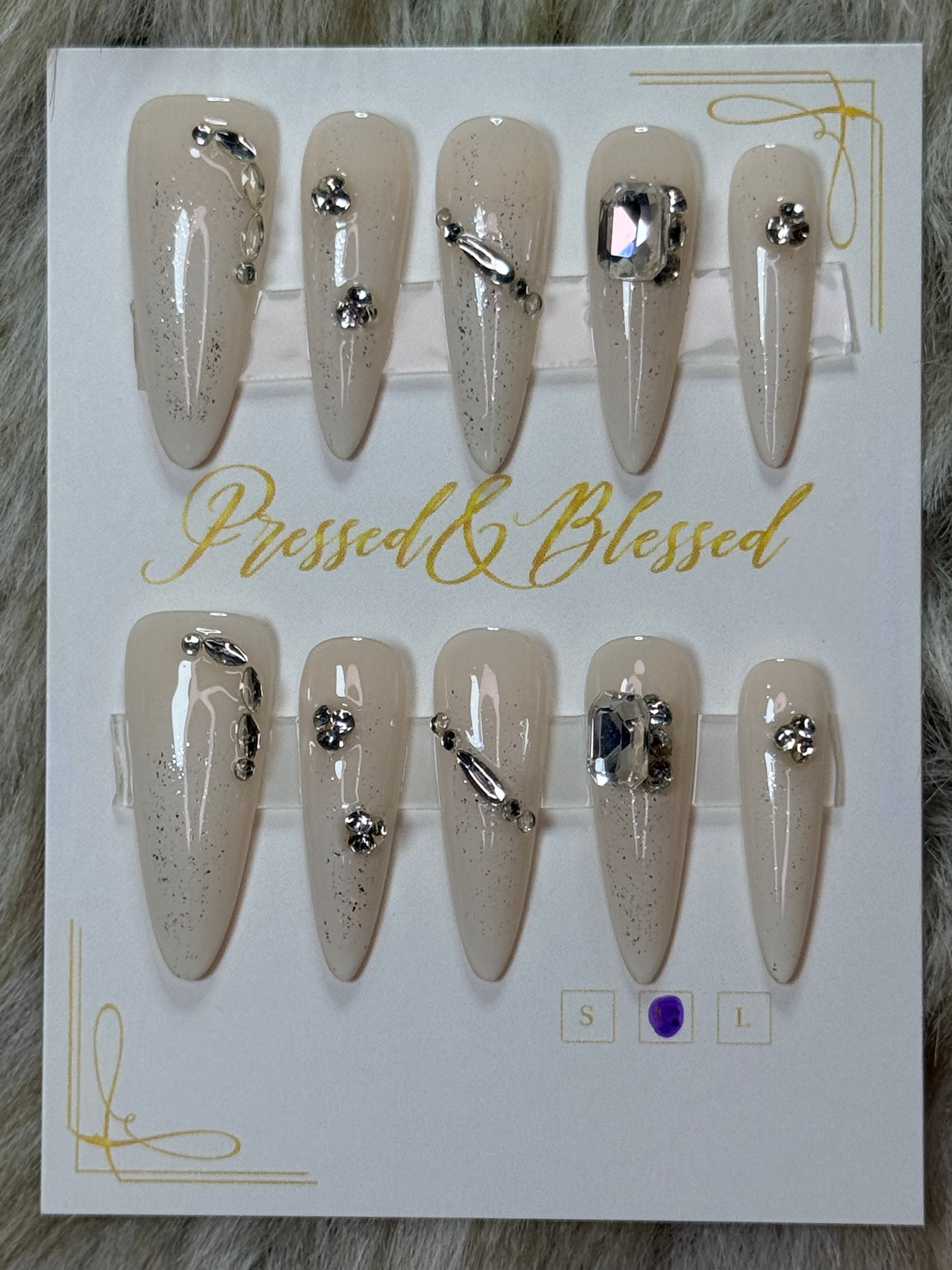 121 Champaigne Ice - Luxury Press-On Nails