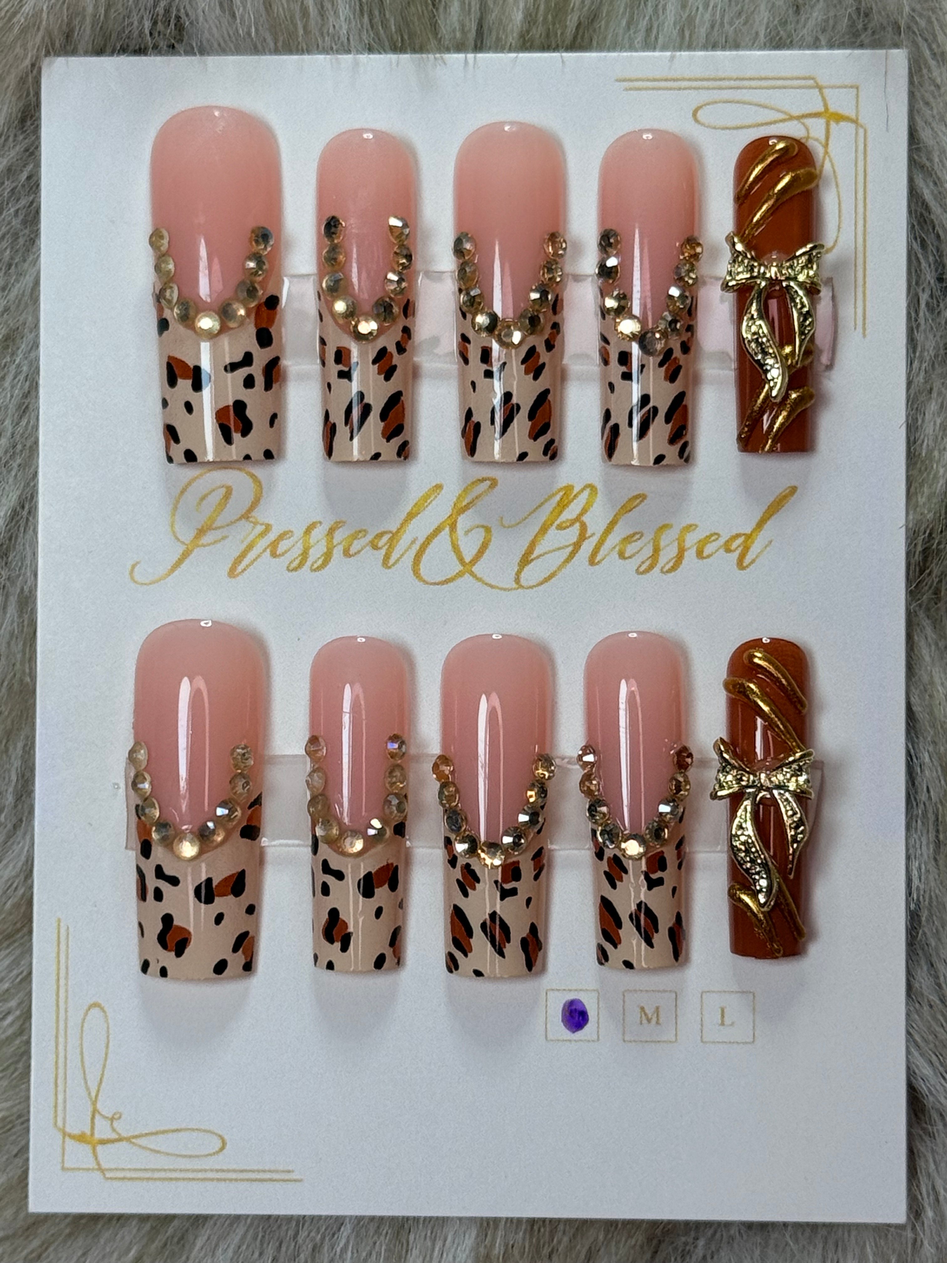 108 Golden Huntress - Press-On Nails