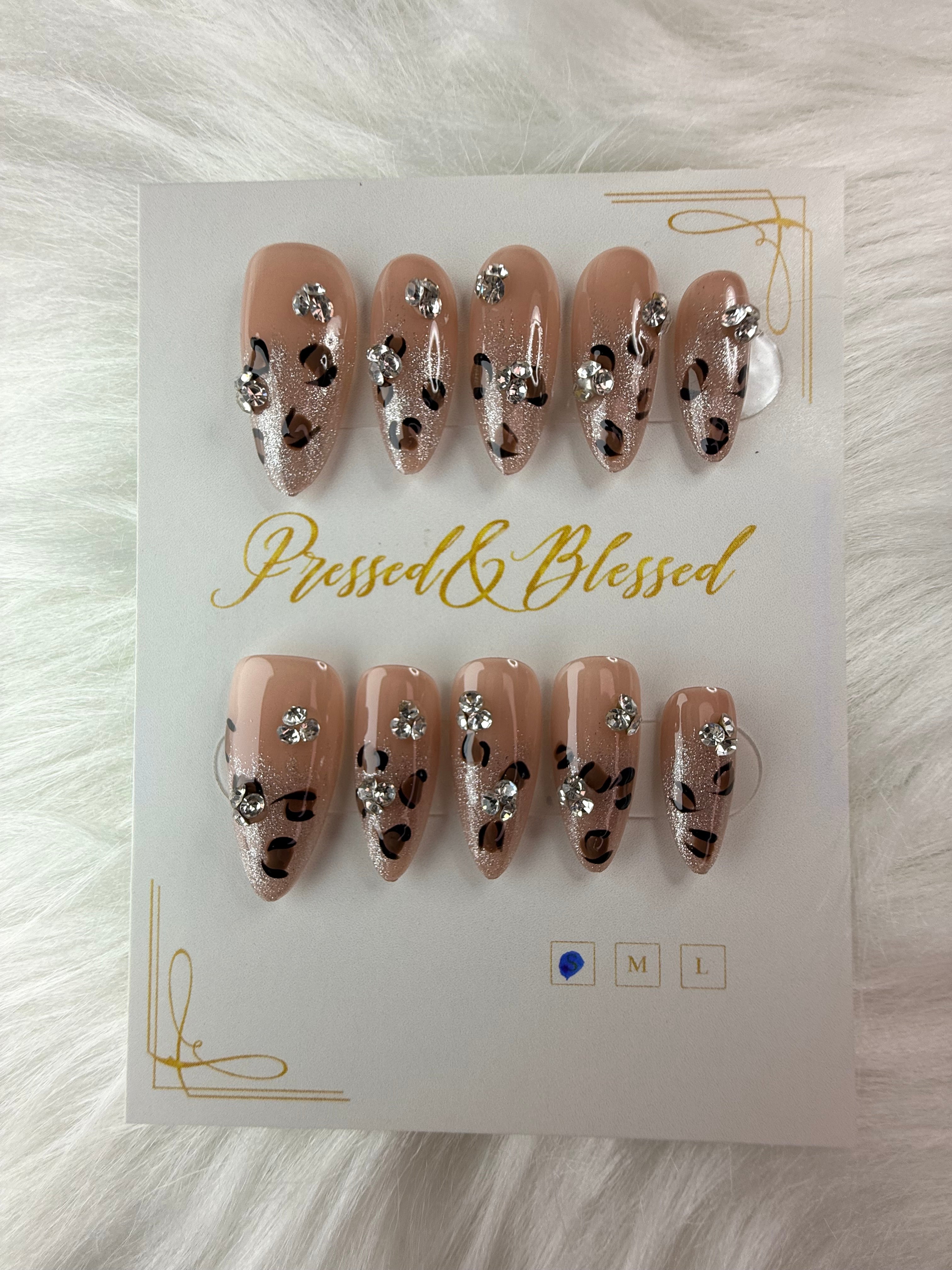 185 Frosted Feline - Luxury Press-On Nails