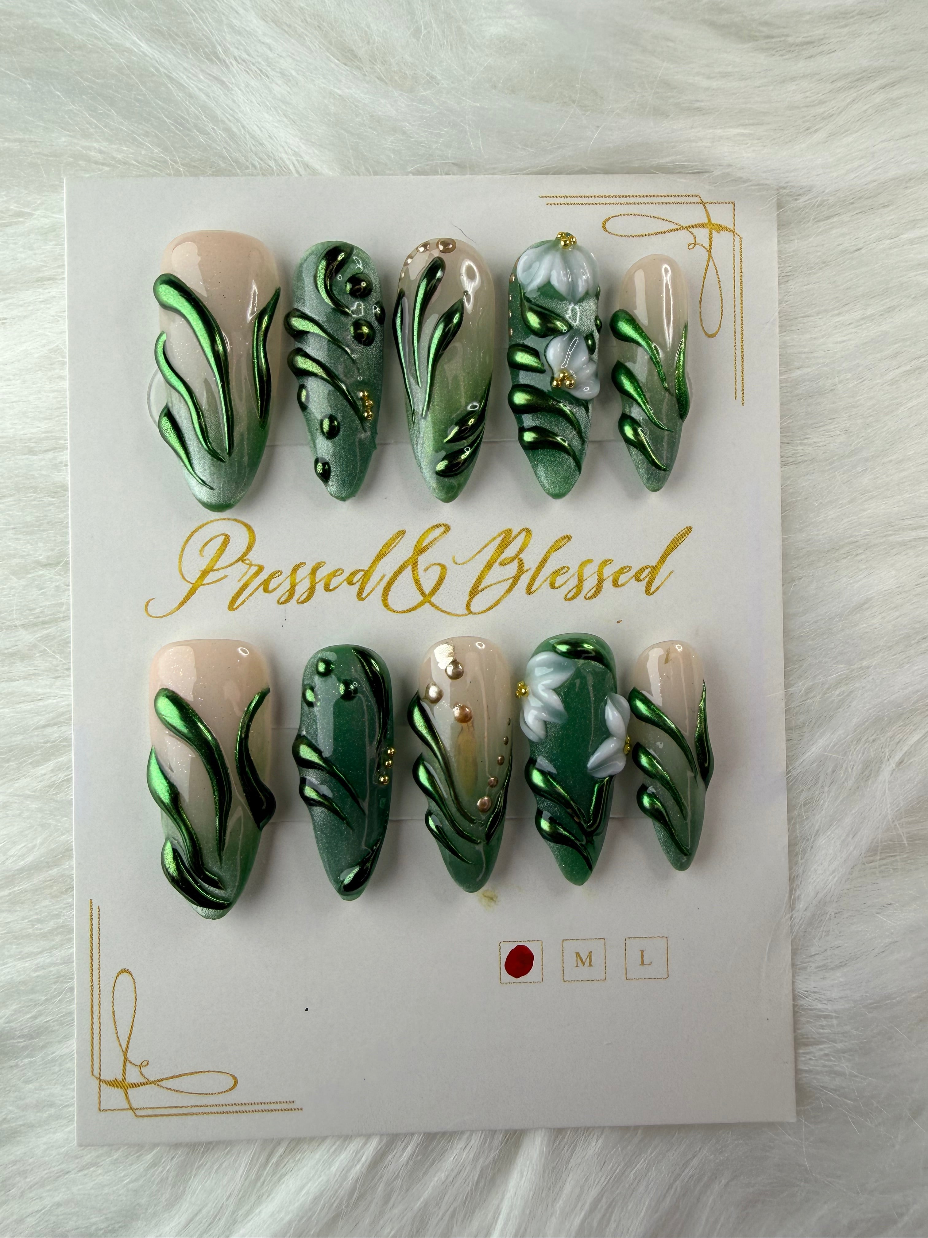 025 Royal Evergreen - Luxury Press-On Nails