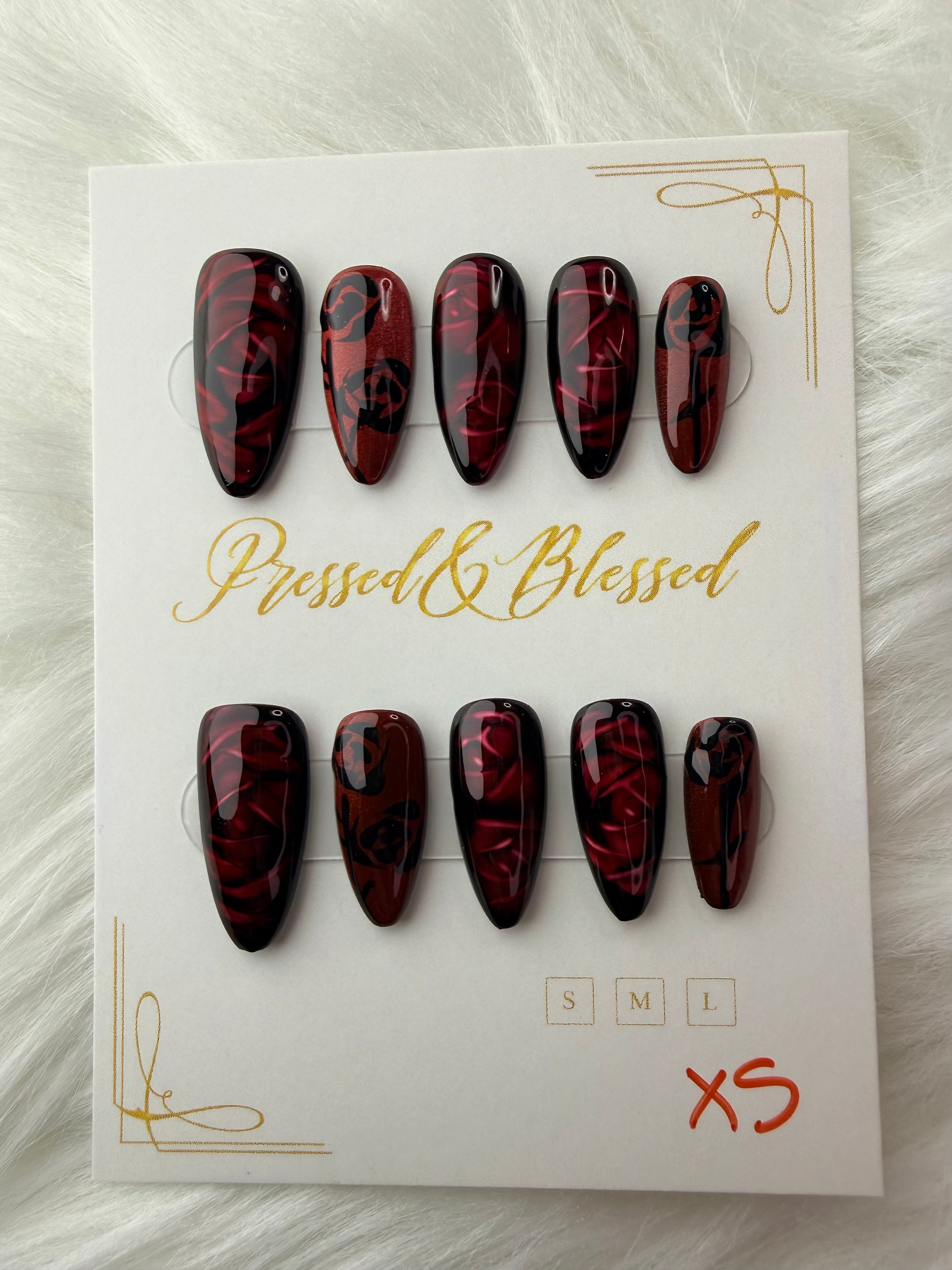 174 Forbidden Roses - Luxury Press-On Nails