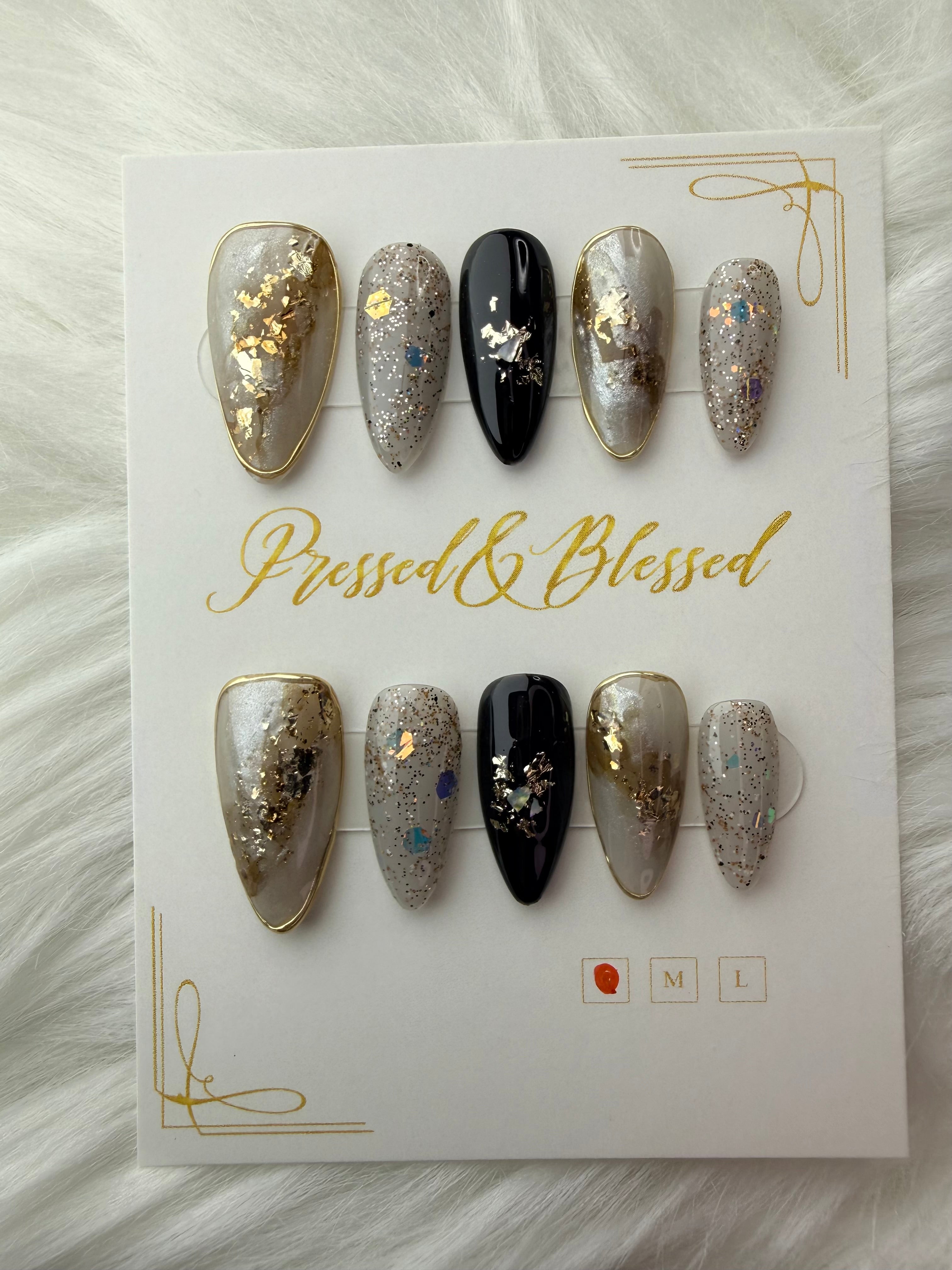 170 Lady In Waiting - Luxury Press-On Nails