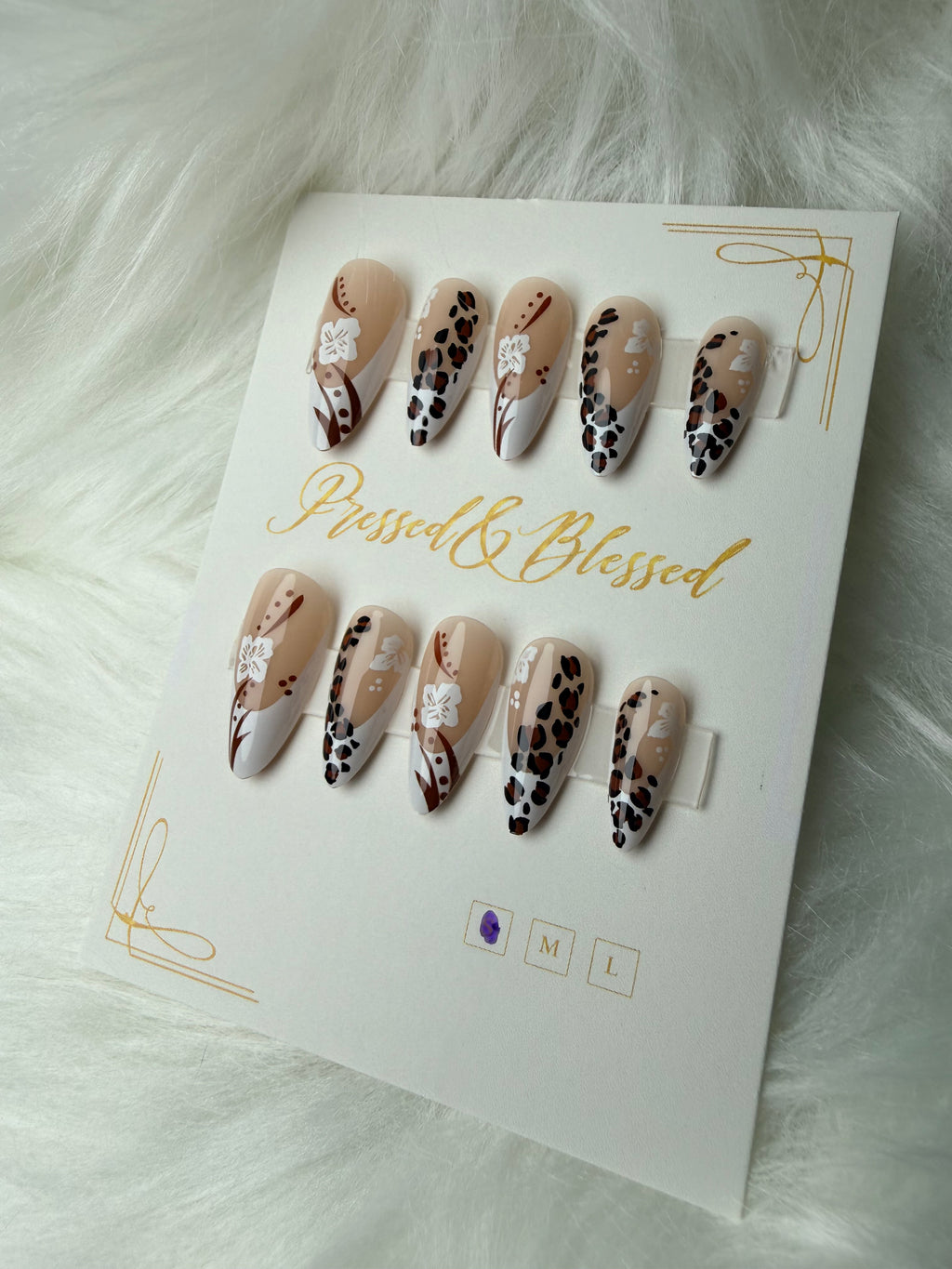 0026 Penelope - Luxury Press-On Nails